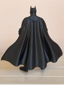 Фигурка БЭТМЕН, 19 см — 3D игрушка, коллекционная модель с плащом