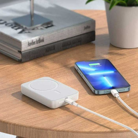 Внешний аккумулятор MagSafe Borofone BJ25, 8000 mAh, белый.